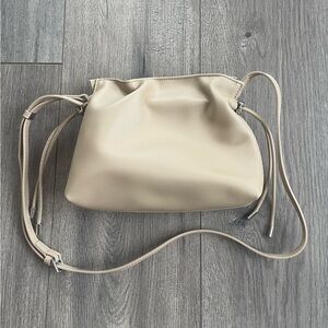 100% Leather Crossbody bag in Tan Brand New with Adjustable Strap